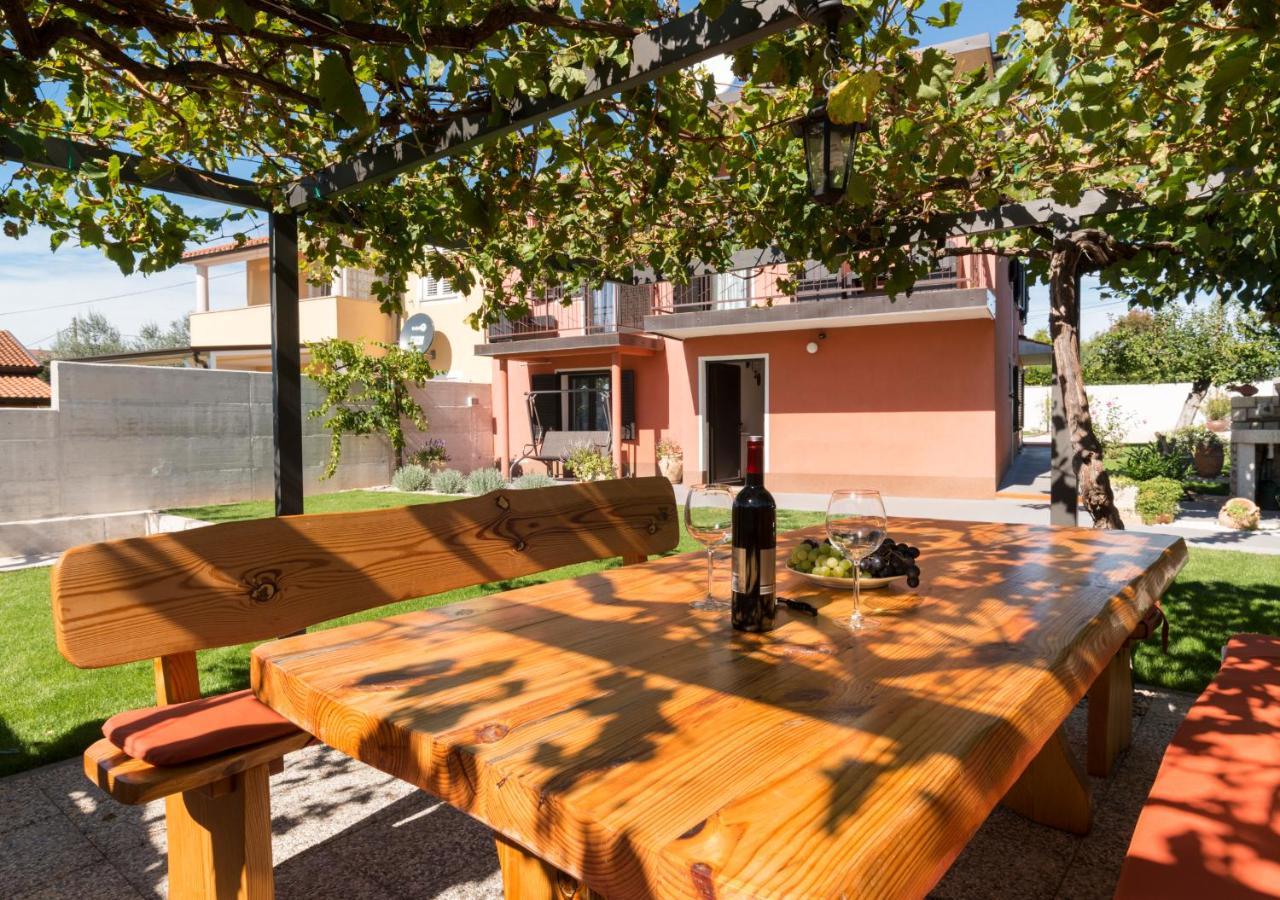 אומאג Villa Roza מראה חיצוני תמונה